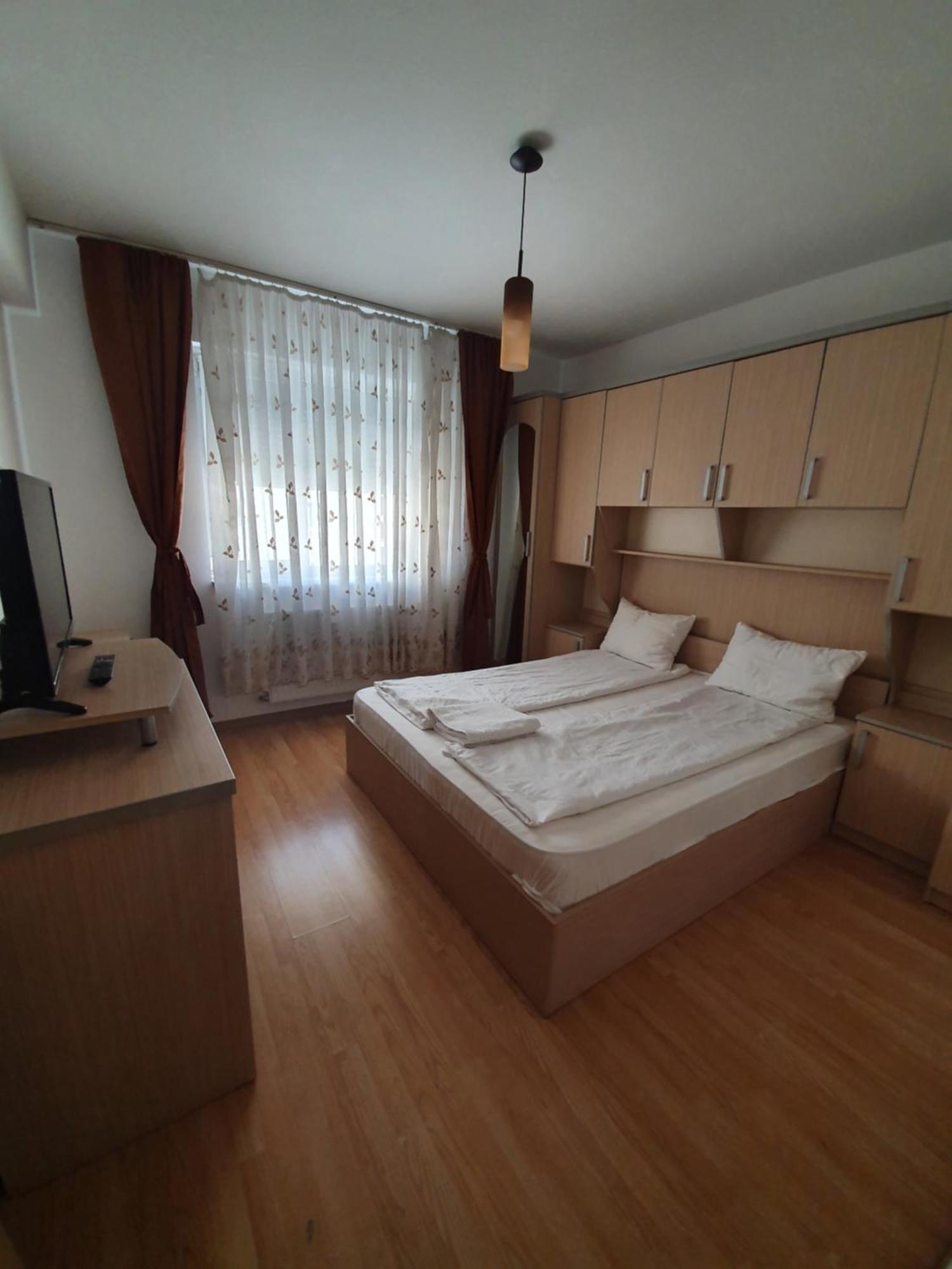 Urban Retreat Luxury Hideaway Apartment Орадеа Екстериор снимка