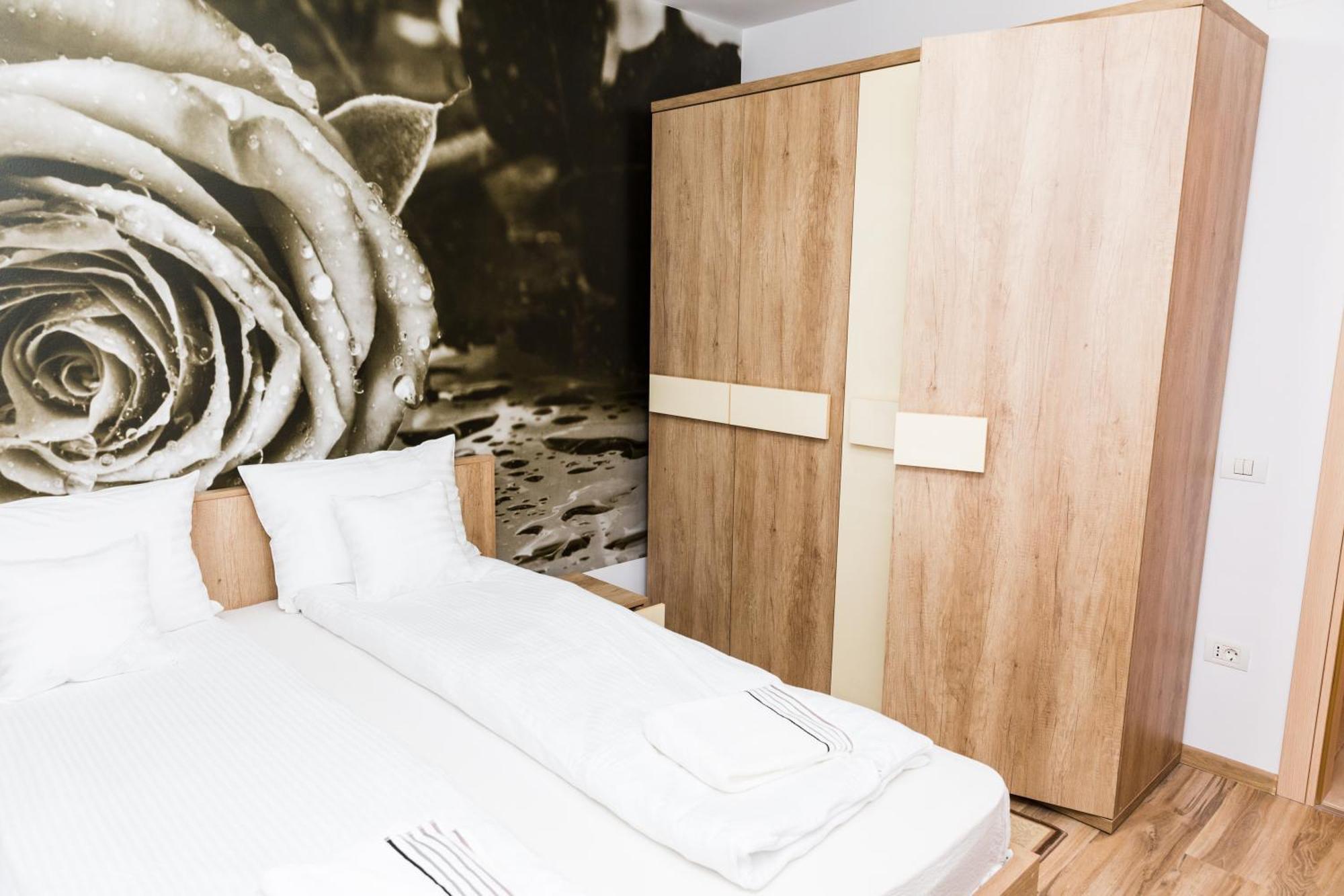 Urban Retreat Luxury Hideaway Apartment Орадеа Екстериор снимка
